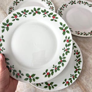 Set of 4 Vintage Royal Norfolk Holly Berry Christmas Dinner Plates | Holiday Tableware | 10.5&quot; Ceramic Plates | Cottagecore Christmas Decor