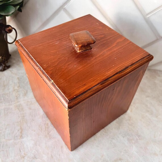 Vintage Wooden Storage Box w/ Lid – Rustic Farmhouse Square Wood Container – Primitive Kitchen Decor, Retro Organizer, Cottagecore Accent