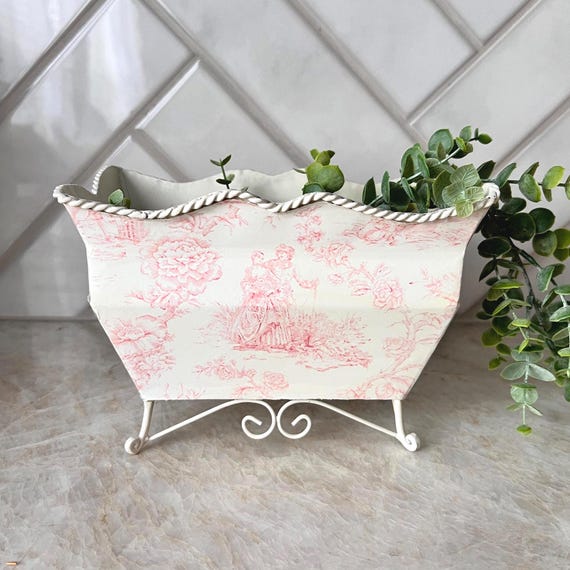 Vintage Toile Planter with French Country Charm – Red Transferware Style Metal Cachepot with White Wire Stand – Rococo Cottagecore Decor