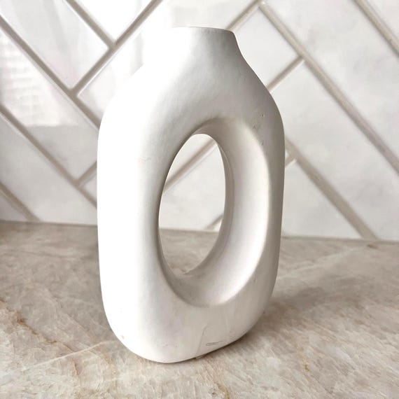 Modern Open Circle Vase, Sculptural White Ceramic Bud Vase, Minimalist Boho Shelf Decor, Contemporary Organic Home Accent