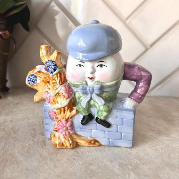 Vintage Humpty Dumpty Teapot – Whimsical Nursery Rhyme Ceramic Teapot – Pastel Collectible Character Teapot – Storybook Decor