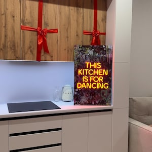 Letrero de neón "Esta cocina es para bailar" - Arte de pared LED para cocina o bar - Decoración con luz de neón personalizada
