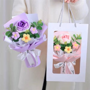 Gehäkelter Abschlussstrauß, handgefertigte Häkelblume, immerwährende Sonnenblume, Rose, Gänseblümchen - Perfekt für Muttertag, Abschlussfeier, Geburtstag, Freund