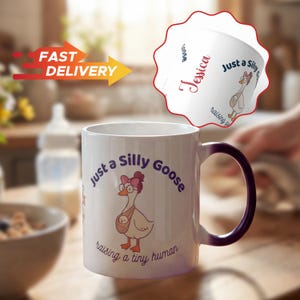 カスタムコーヒーマグ、新米ママへのバレンタインキッチンギフト、パーソナライズ可能な家庭用品、おどけたガチョウの隠しメッセージカップ、新米パパママの面白いミームバードマグ