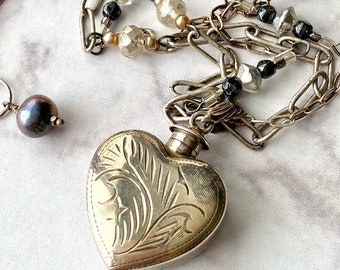 Collar vintage de plata de ley con forma de botella y corazón