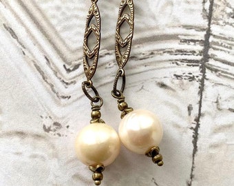 Pendientes colgantes de perlas de agua dulce grandes de estilo Art Nouveau