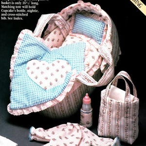 PATRÓN DE COSTURA para muñeca bebé de 14" Muñeca y 4 conjuntos ~ Cuna ~ Manta ~ Almohada ~ Canastilla ~ Patrones de tamaño completo No es un gráfico ~ Diseño vintage ~ Descarga en PDF