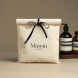 50 bolsas de algodón grueso con logotipo personalizado, con cierre de mariposa y cordón ajustable, ecológicas, para joyería, regalos, juguetes y ropa (THI-101)