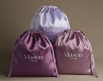100 unidades de sacos de cetim com cordão: logotipo personalizado, tons de roxo, sacos para guardar joias, estojo personalizado SAT-104