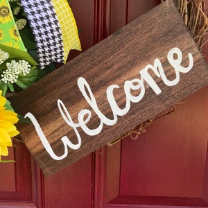 Year Round Sunflower Welcome Wreath for Front Door, Farmhouse Theme Spring or Summer Decor, Front Porch Sunflower Decoration image 4