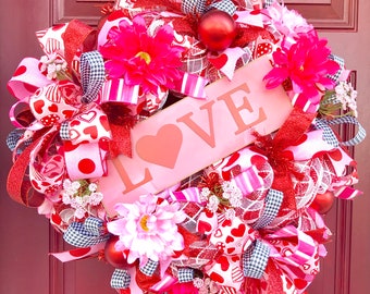 Valentines Wreath for Front Door, Valentines Day Decor, Floral Wreath, Valentine Theme, Love Wreath, Heart Decor, Whimsical Decoration