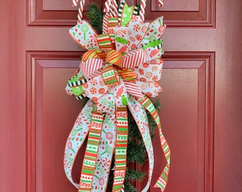 Candy Cane Door Hanger for Front Door, Candy Theme, Christmas Decor, Whimsical Decoration, Holiday Decoration, Candy Cane Wreath