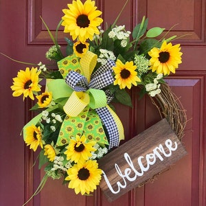 Year Round Sunflower Welcome Wreath for Front Door, Farmhouse Theme Spring or Summer Decor, Front Porch Sunflower Decoration image 8