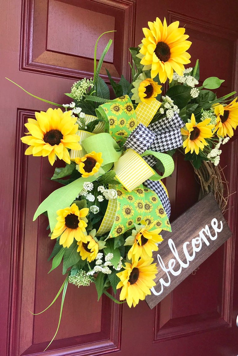 Year Round Sunflower Welcome Wreath for Front Door, Farmhouse Theme Spring or Summer Decor, Front Porch Sunflower Decoration image 3