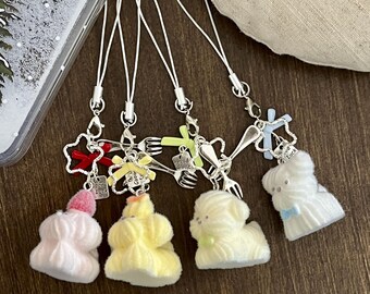 Portachiavi, ciondolo per cellulare e accessori per borse realizzati a mano con perline / cucciolo color crema soffice