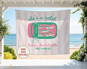 Letrero de bienvenida personalizado para despedida de soltera con temática costera de sardinas, tapiz "Ella es una joya", pancarta para fiesta de despedida de soltera en la playa, pancarta decorativa para fondo de despedida de soltera.