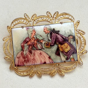 Vintage 1920s Filigree Brooch: Victorian Courtship Scene