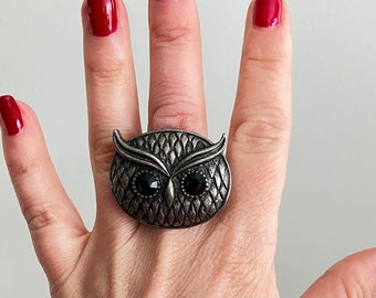 Vintage Owl Stretch Ring - Eye-Catching Statement Jewelry