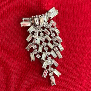 1950s Rhinestone Cascade Brooch - Sparkling Silver-Tone, 1.75&quot; Length, Rolling Pin Closure