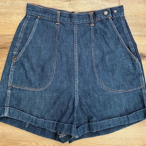 1950s High Waist Denim Shorts: Cuffed Rockabilly Blue Jeans (Waist 26&quot;-27&quot;)