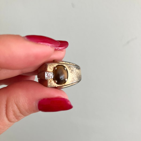 Vintage Men's Tiger Eye 18 Kt Hge Gold Ring - Size 10