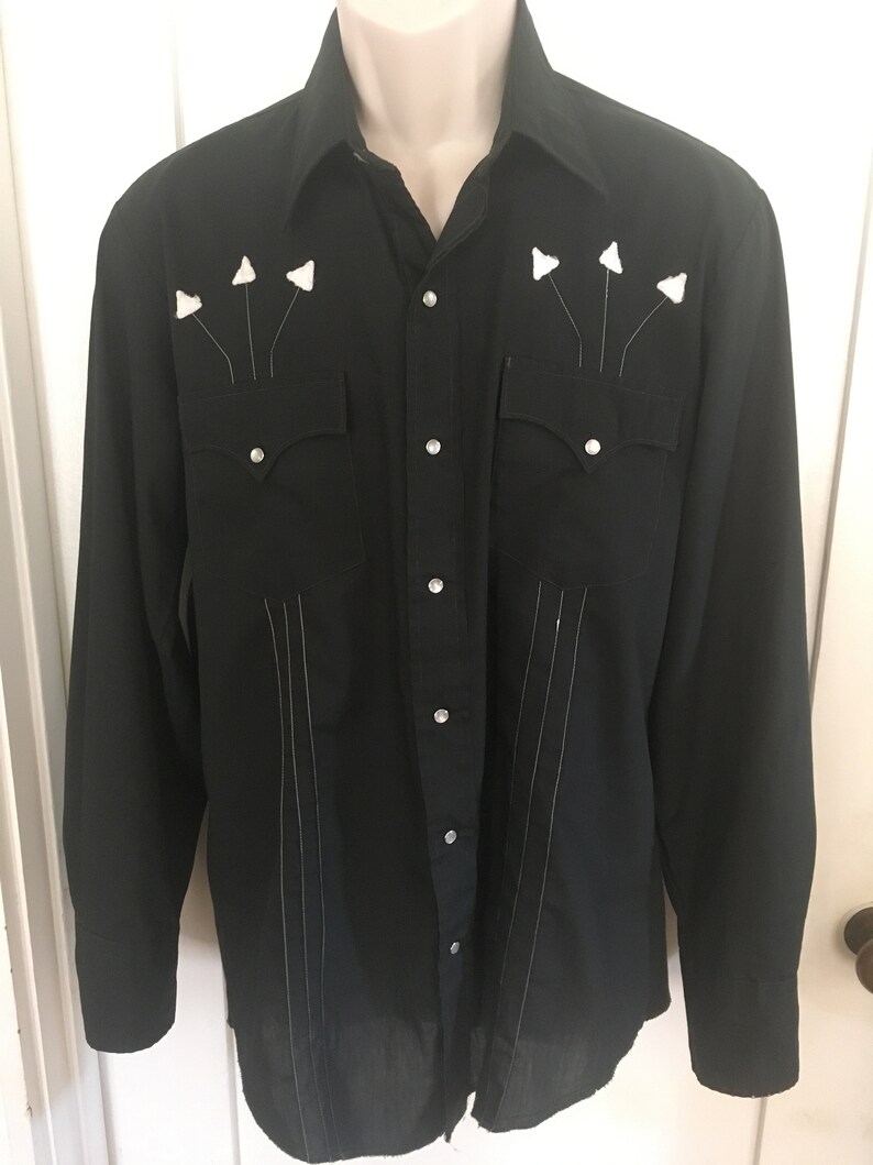 Vintage KARMAN Mens Black and White Embroidered Arrow Pearl Snap Western Shirt M L