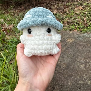 Mini Crochet Mushroom Pop, Handmade Amigurumi Mushroom, Crochet Mushroom, Cute Gift for Plant Lovers, Tiny Mushroom Decor
