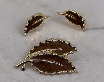 Vintage Sarah Coventry "Wooded Beauty" 1968 Brooch and Earrings Set