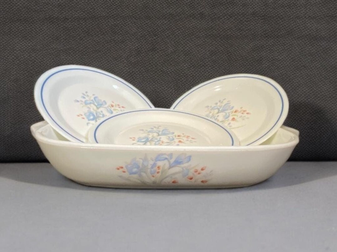 Vintage Pyrex England Blue Iris Plates and Casserole Dish 4 Plates and ...