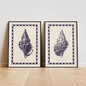 Conjunto de arte de conchas vintage / Arte mural costero / Decoración náutica para casa de playa / Ilustración oceánica / Galería de pared con cabaña botánica en azul marino neutro