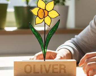 Atrapasol de narciso personalizado en vitral, flor de nacimiento de marzo, base de madera