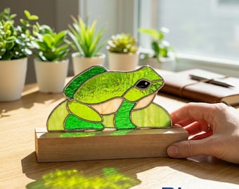 Stained Glass Frog Figurine, Handmade Glass Table Decor, Garden Art Gift