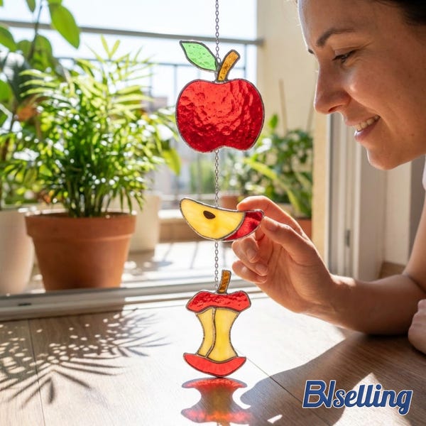 Personalisierter Apfel-Sonnenfänger aus Buntglas, handgefertigte Obst-Fensterdekoration