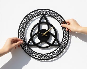 Gepersonaliseerde Keltische metalen wandklok, aangepaste zwarte Irish Heritage knoop muurkunst