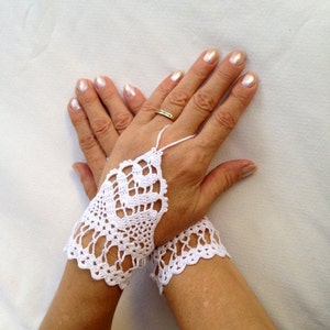 Fingerless Gloves Pattern, Crochet Pattern, Fingerless Lace Gloves, Wedding Gloves, Wrist Warmer Gloves, Buttoned Bracelet image 1