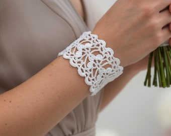 Crochet Flower Cuff Bracelet Pattern, White Wedding Jewelry (PDF Pattern)