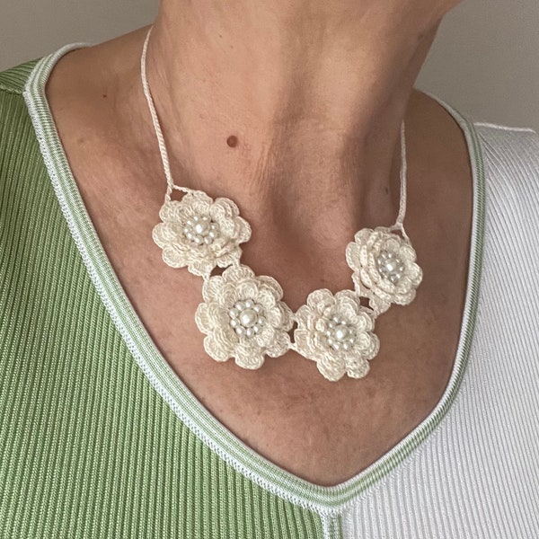 3D Flowers Necklace Pattern, Crochet Pattern, Crochet Flowers, Wedding Necklace, Pearls Flowers Necklace