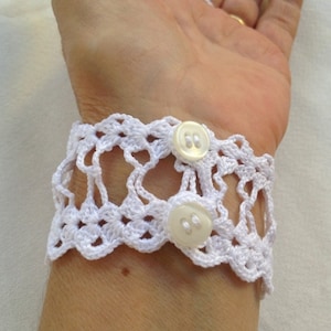 Fingerless Gloves Pattern, Crochet Pattern, Fingerless Lace Gloves, Wedding Gloves, Wrist Warmer Gloves, Buttoned Bracelet image 4