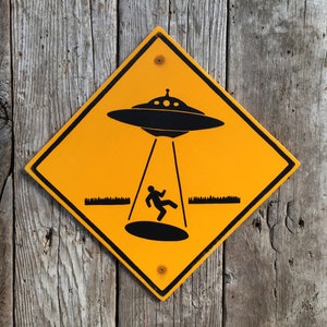 Segno di rapimento UFO / Cartello stampato sullo schermo fatto a mano / Segnale di avvertimento rapimento alieno / Fantascienza / Disco volante / Fantascienza / Spazio