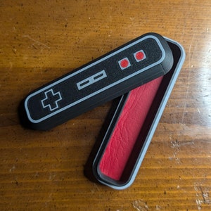 Classic Controller-Themed Dice Box for Single Set – 3D Printed, Compact Storage Box of Holding