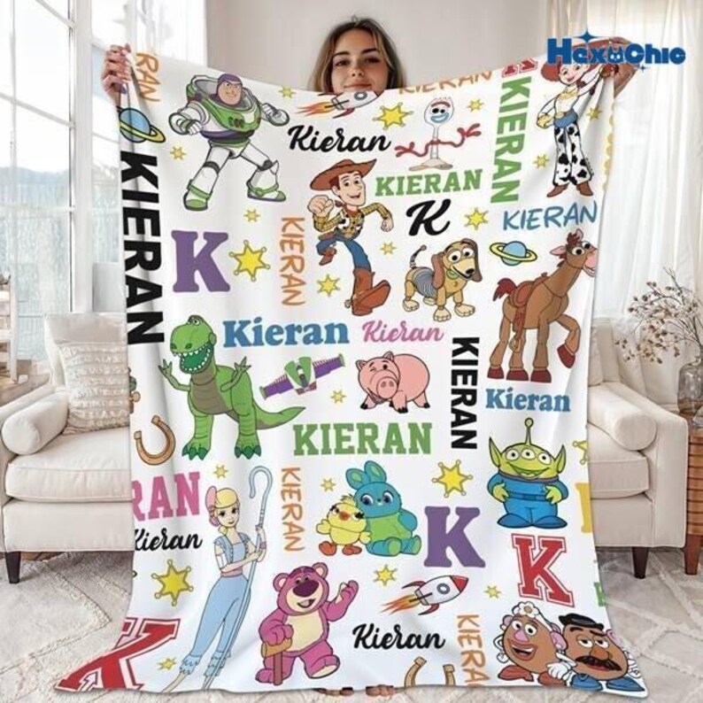 Personalized Toy Story Fleece Blanket, Toy Story Characters Blanket, Woody Buzz Lightyear Jessie, To Infinity And Beyond, Disneyland Blanket afbeelding 4
