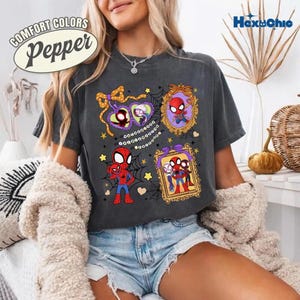 Disneyland Spider Movie Shirt, Comfort Colors Halloween Tee 2026, Retro Spidey Halloween Shirt, Spooky Season Shirt, Halloween Costume Tee immagine 2