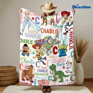 Manta personalizada de Toy Story 5 de Disneyland, manta polar de Toy Story con nombre personalizado, manta de Woody y Buzz Lightyear, regalo de cumpleaños para niño imagen 2