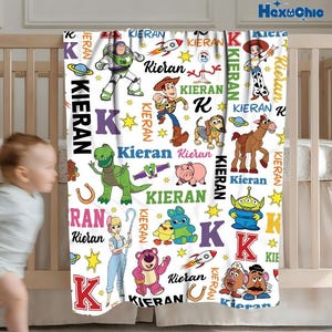 Personalized Toy Story Fleece Blanket, Toy Story Characters Blanket, Woody Buzz Lightyear Jessie, To Infinity And Beyond, Disneyland Blanket afbeelding 1