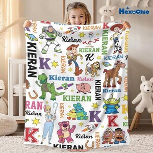 Personalized Toy Story Fleece Blanket, Toy Story Characters Blanket, Woody Buzz Lightyear Jessie, To Infinity And Beyond, Disneyland Blanket afbeelding 2