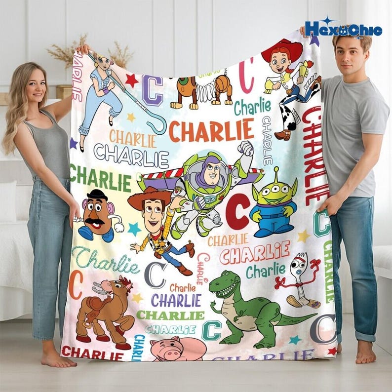 Manta personalizada de Toy Story 5 de Disneyland, manta polar de Toy Story con nombre personalizado, manta de Woody y Buzz Lightyear, regalo de cumpleaños para niño imagen 1