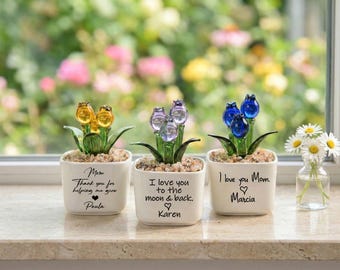 Personalized Glass Tulip Flower Pot for Mum, Mother’s day gift for grandma, Custom Glass Keepsake from Daughter, Mother's day gift ideas