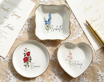 Gepersonaliseerd ringbakje voor bruidsmeisjes, keramisch sieradenbakje met geboortebloem en naam, huwelijksgeschenk