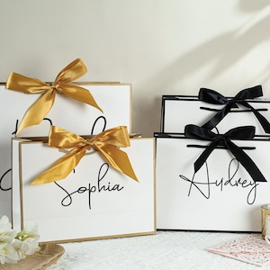 Personalized Bridesmaid Gift Bags, Custom Wedding Gift Bags with Ribbon, Welcome Gift Bags, Bridal Party Gift Bags, Bachelorette Party Bags