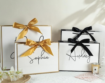 Personalized Bridesmaid Gift Bags, Custom Wedding Gift Bags with Ribbon, Welcome Gift Bags, Bridal Party Gift Bags, Bachelorette Party Bags